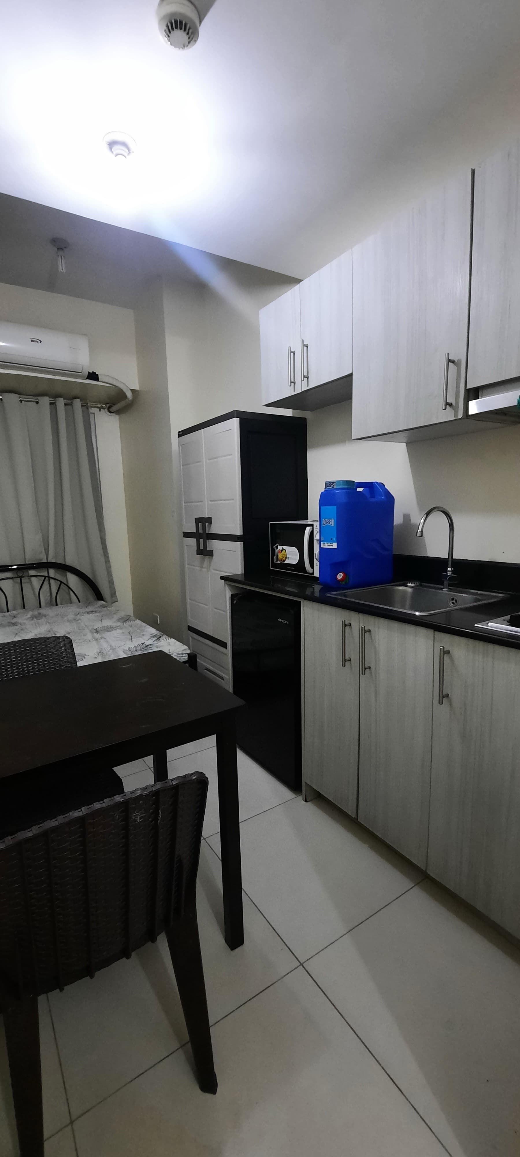 STUDIO UNIT AT GREEN RESIDENCES (NEAR DE LA SALLE UNIVERSITY) ALONG TAFT AVENUE MALATE MANILA — photo 2 of 3